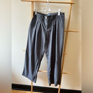 Trendy UO low rise trouser size 4